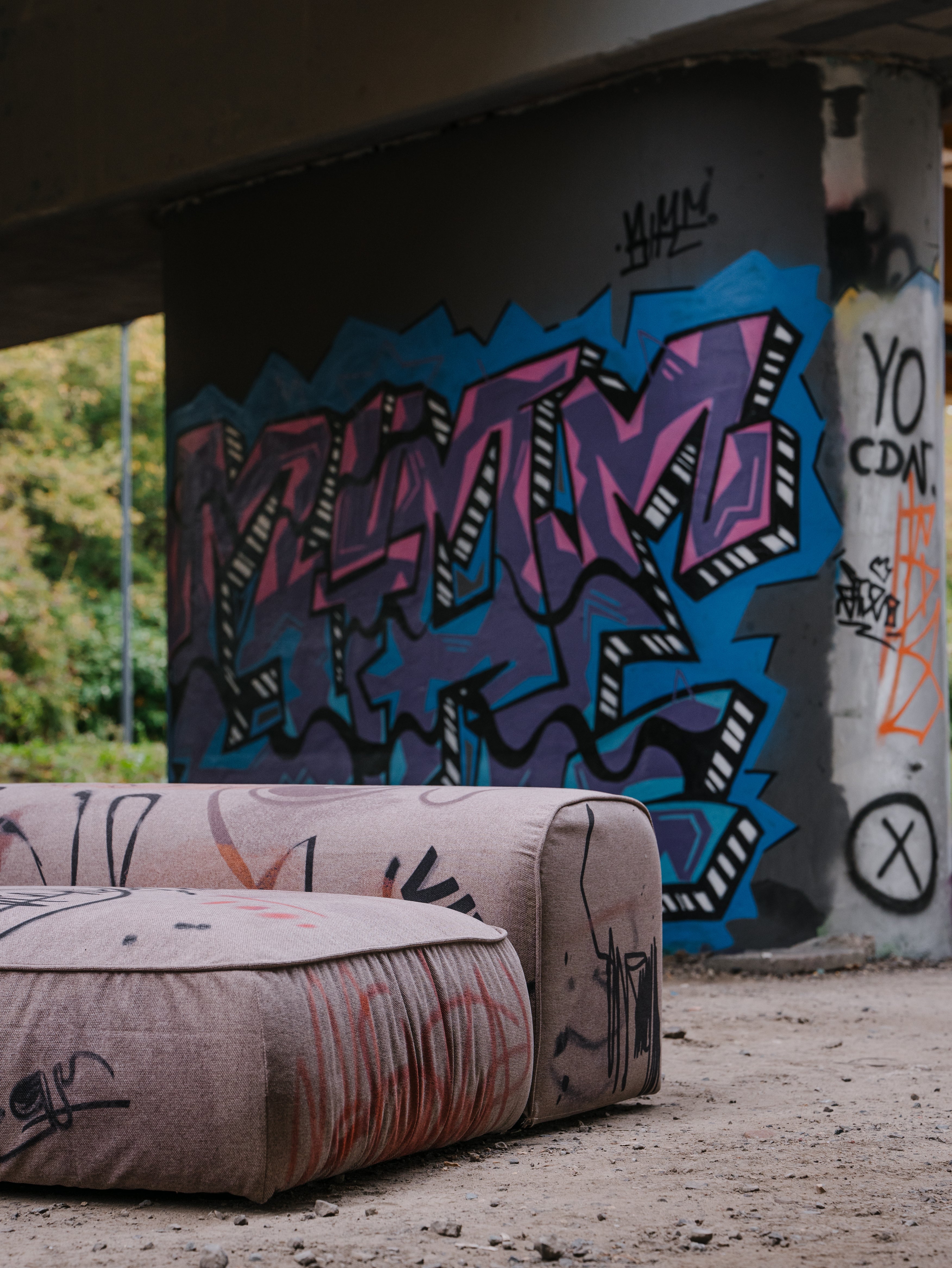 CLASSIC Modular Sofa: Unfiltered Street Energy