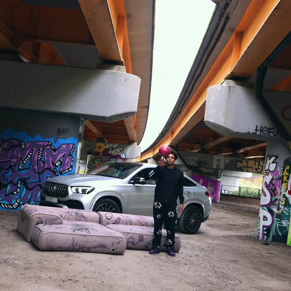 CLASSIC Modular Sofa: Unfiltered Street Energy